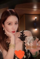 张萌正月初十分享美照配文南半球最后一餐漂亮饭，回去搬砖咯！