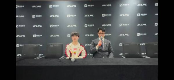 BLG教练坦言对线差距大,改进未显效