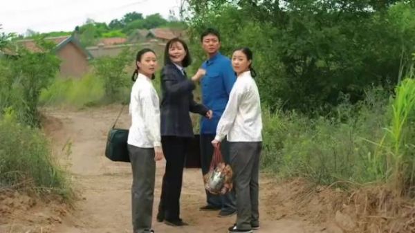 欧阳懿携家人访安杰获江德福热情款待