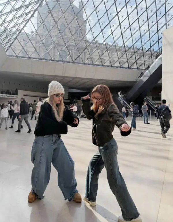 阿Sa容祖儿尽显抽象本色。