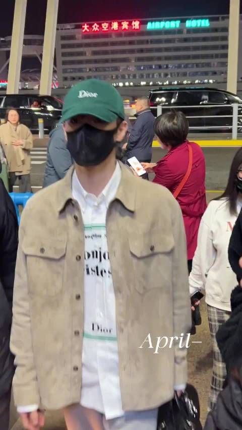 李昀锐出发巴黎时装周!期待大帅哥闪耀巴黎