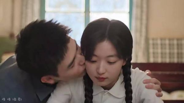 方穆扬费霓假戏真做，夫妻身份谈恋爱