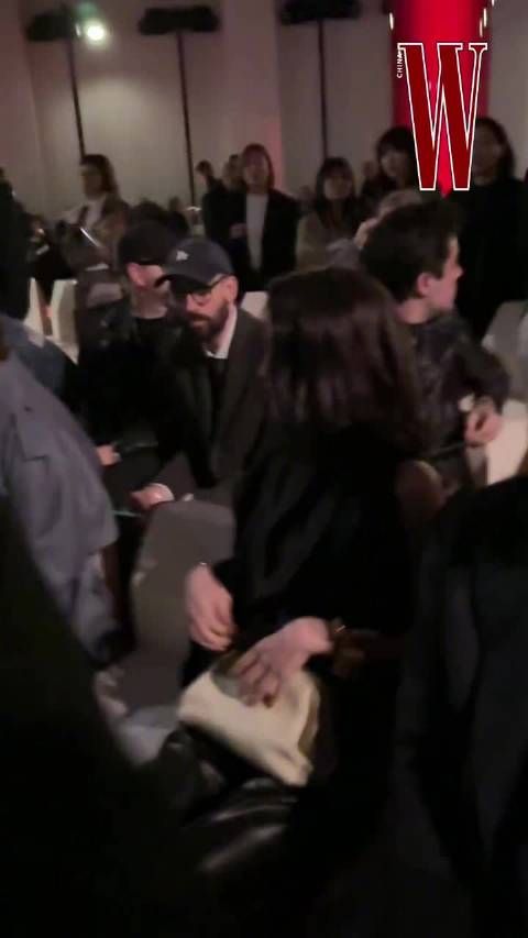 舒淇在秀场的状态松弛得像回自己家了一样，状态太好了