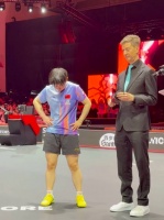 主持人，知道你也是莎粉，但你不怕被左撇子打吗？哈哈哈