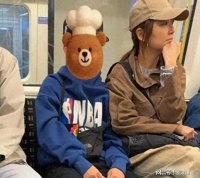 应采儿携子伦敦地铁，13岁Jasper摘牙套帅气将成英国学霸