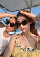 黄子韬直播回应过年长胖：休息期间吃胖情有可原