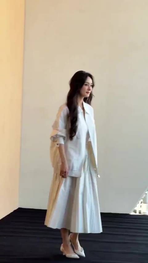 杨幂身材管理堪称内娱教科书，二十年如一日保持优越体态