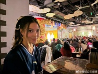 谷爱凌更新社媒晒近况，看德云社吃地地道道北京美食