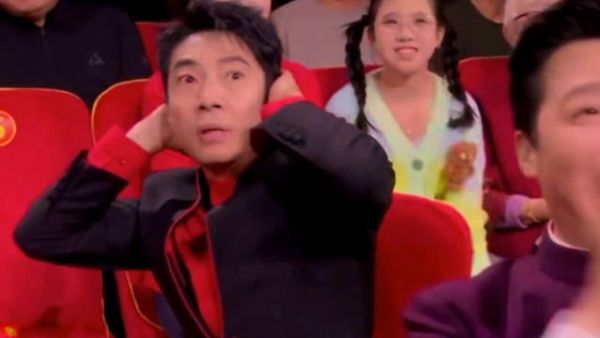 我不行了都来看撒贝宁看到自己老鼠干的表情