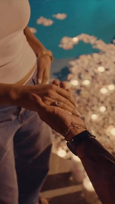 萨巴伦卡更新社媒晒出视频,同意男友的求婚 You & me, forever