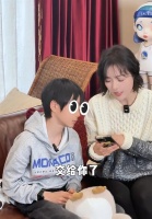 汪涵杨乐乐带儿子在家过元宵，沐沐表演魔术，主持有天赋又高又帅