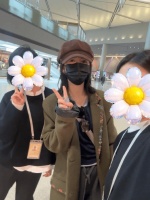 谢娜疑似现身机场遭偶遇合照 网友称其心情不错