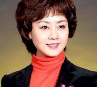 岁月从不败美人，54岁京剧女神李胜素：成名仍记挂乡下父母