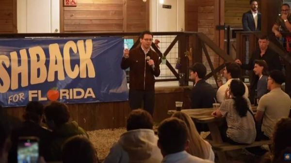 美议员格雷厄姆言论引争议，称无国不炸无人不睡