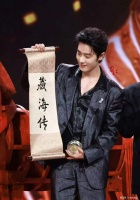 肖战首夺SMG视帝，孙俪四封视后创历史，郑晓龙剧组成大赢家