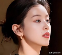 章泽天带女儿度假！请30万育儿师随行，刘强东7岁女儿侧颜曝光