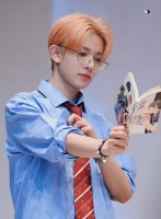 炎亚纶评李羲承退团翻车，遭粉丝反问，solo红不红是玄学？