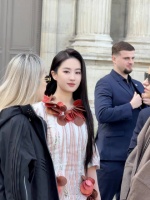 刘亦菲亮相LV大秀