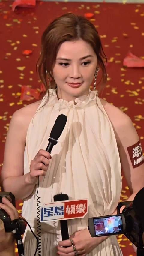 阿Sa蔡卓妍现身香港马拉松，与黄宗泽邓萃雯同场