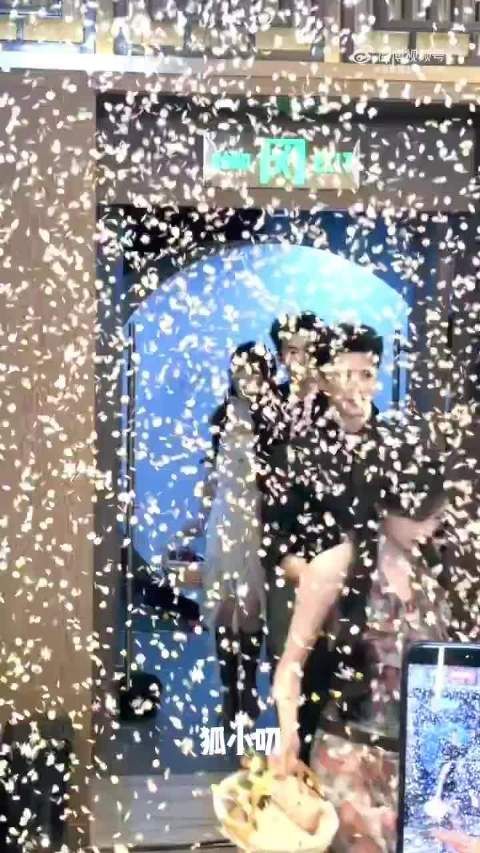 张凌赫田曦薇新剧逐玉伟大热播，观众盛赞养眼组合