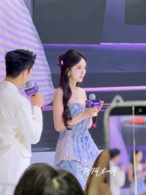 像小精灵一样，好美好美 阿阿本啊