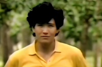 64岁费翔终于还是崩溃了，这次他给所有不婚不育的年轻人提个醒了