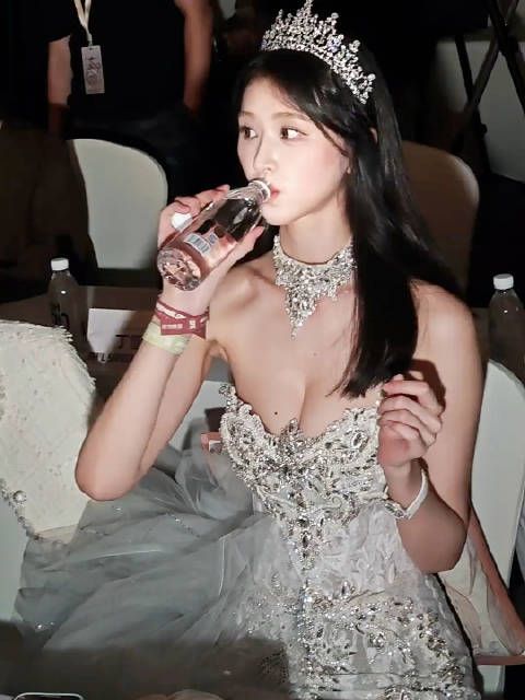 白舒（一）环球华裔小姐中国区总冠军