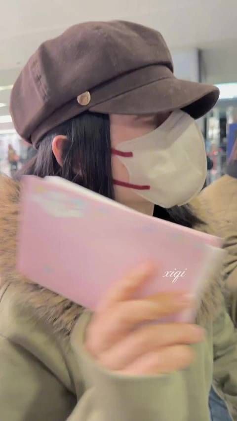 谢娜再陷网友套路，祝福反被称老婆