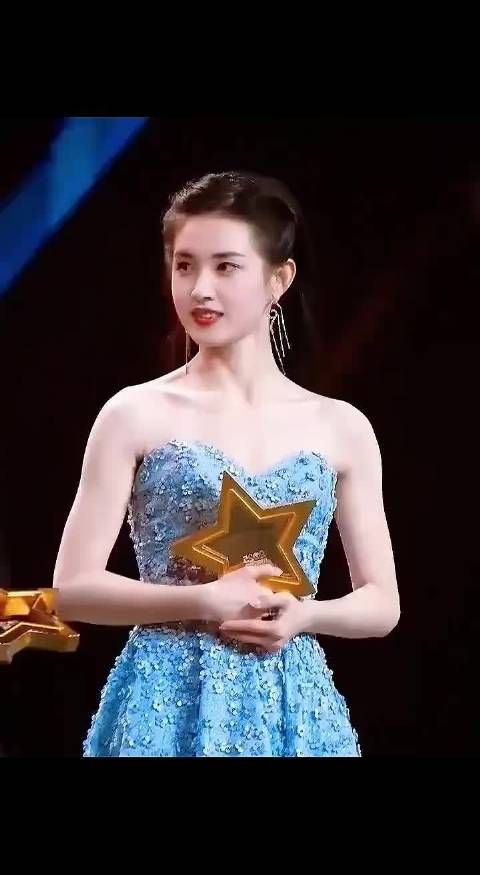 好明媚大气的宇欣_恭喜恭喜获奖啦