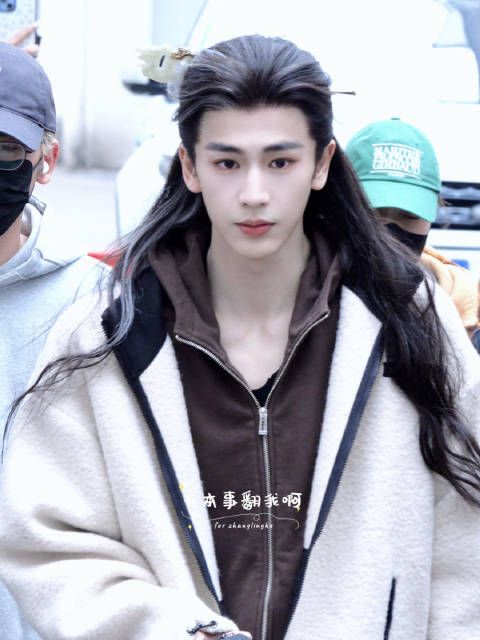 张凌赫萧厉 0316 小厉出妆 好美!