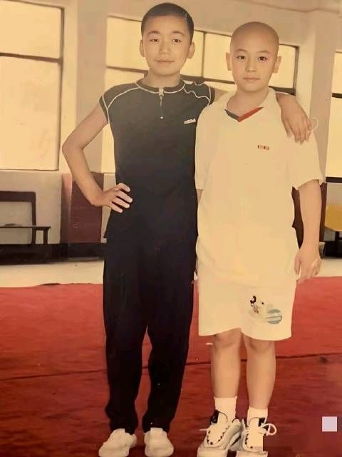 王宝强喊小4岁释小龙师叔,少林辈分规矩严