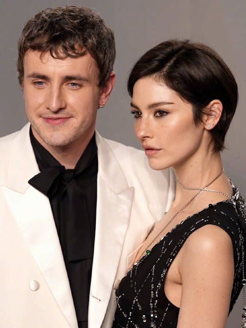 赏心悦目！携女友瓜西亮相和两套造型直拍！