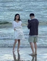 娱乐圈最清醒的女星张馨予带娃出游被拍，幸福藏不住；幸福婚姻！