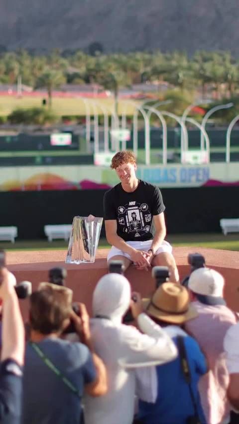 最年轻的所有硬地大师赛及大满贯冠军得主，冠军写真来啦