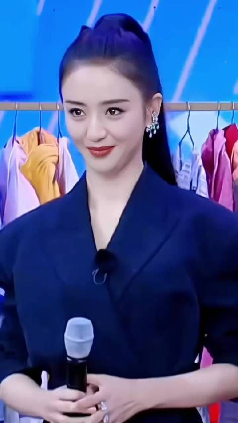 佟丽娅 西域飘来的彩色羽毛