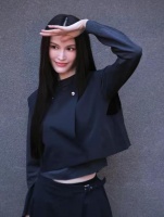 陈伟霆挽老婆压马路，笑得嘴巴咧到后耳根，给何穗做5菜1汤超级宠