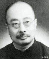 一句话让师徒决裂？杀手朝周作人开了一枪，身边爱徒慌说：我是客