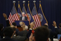 美联储按兵不动 点阵图维持今年降息一次的预测中值不变