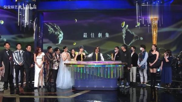 别让江美仪颁奖典礼遇上林敏聪，一个敢说一个敢接，笑翻台下一众大咖