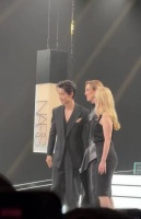 肖战超清合影生图，在名利场游刃有余的样子很松弛