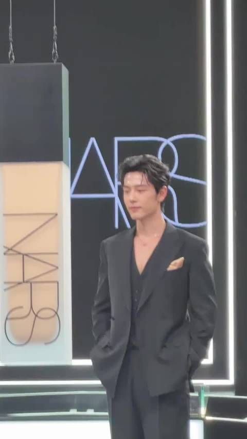 “肖战流的不是汗是高光” nars最好的广告 我家男神就这样权威