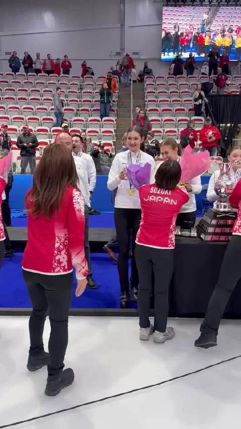Team Fujisawa铜牌赛后拥抱对手,未与瑞典队握手