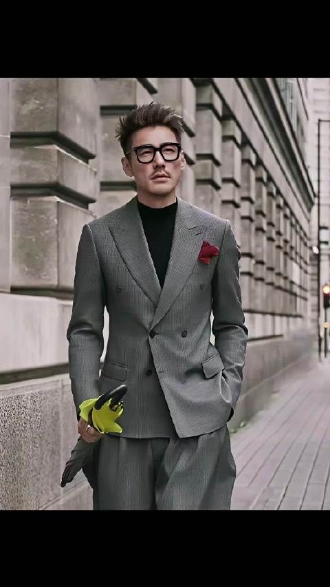 胡兵回应戴军批评称艺人打扮是尊重观众