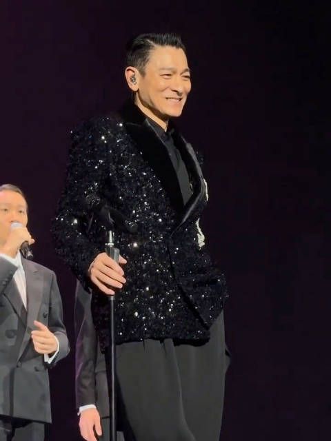 64岁帅了一辈子