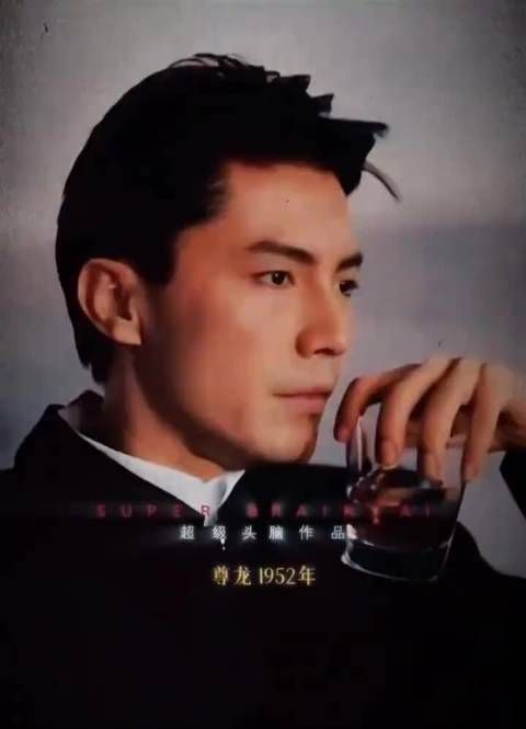 来看看我们所熟悉的那些艺人青年时期与中老年时期对比照片，有些艺人已经走了