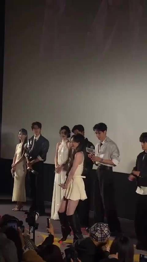 孔雪儿跳舞太好看了，这谁顶得住！不愧是爱豆出身