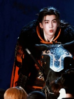 张凌赫归鸾 片场小兔