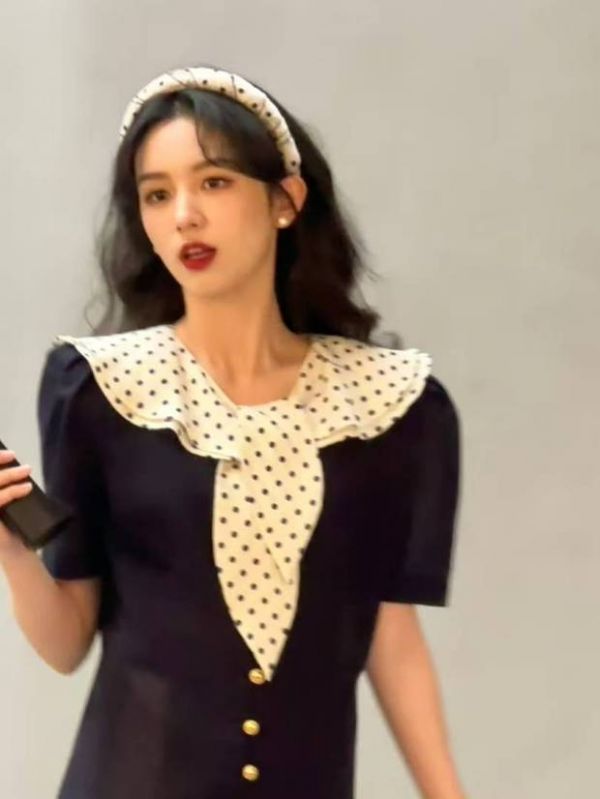 周也身姿利落灵动。