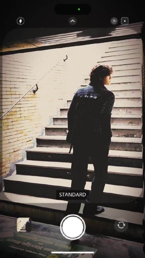 王一博穿搭引热议,粉丝赞其唯美如电影