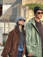 阮经天和女友被偶遇牵手逛街 两人年龄相差20岁